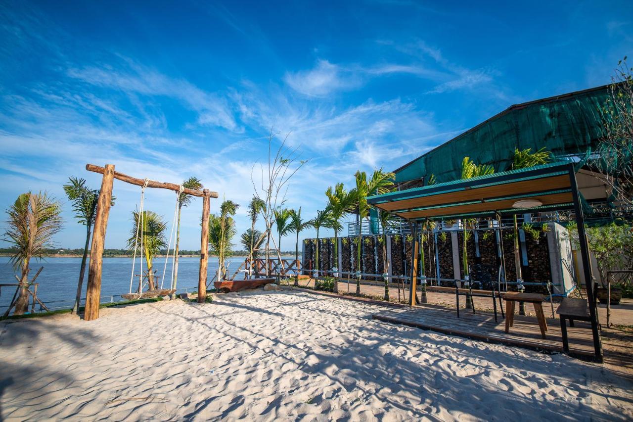 Vieng Khong Hotel Mukdahan Exterior photo