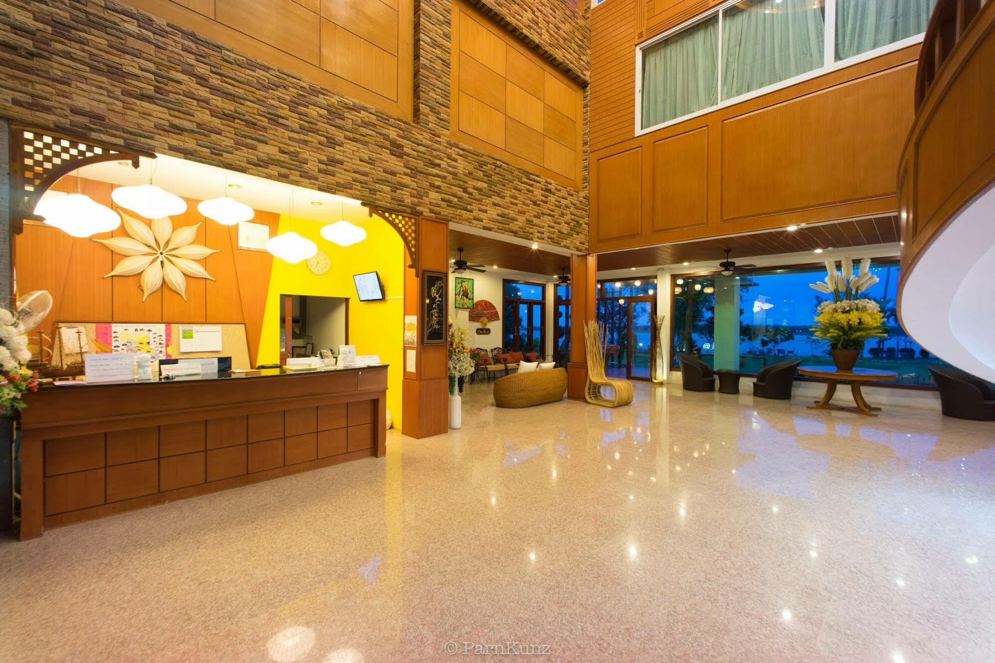 Vieng Khong Hotel Mukdahan Exterior photo