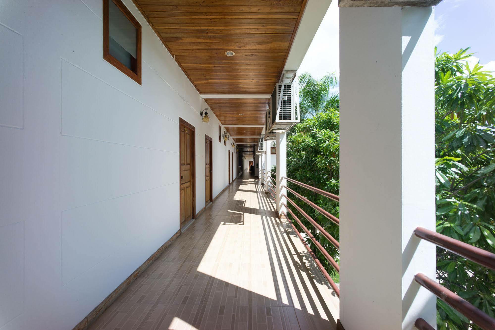 Vieng Khong Hotel Mukdahan Exterior photo