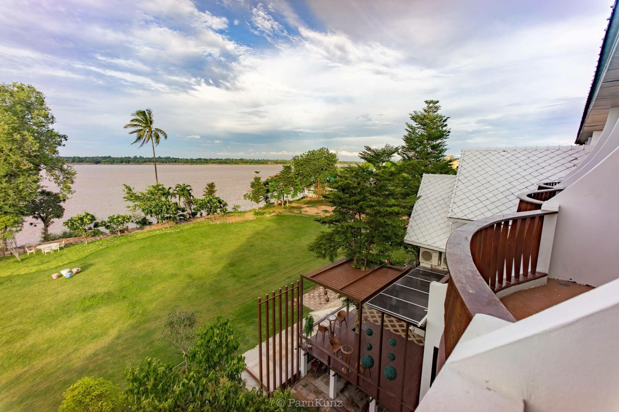Vieng Khong Hotel Mukdahan Exterior photo
