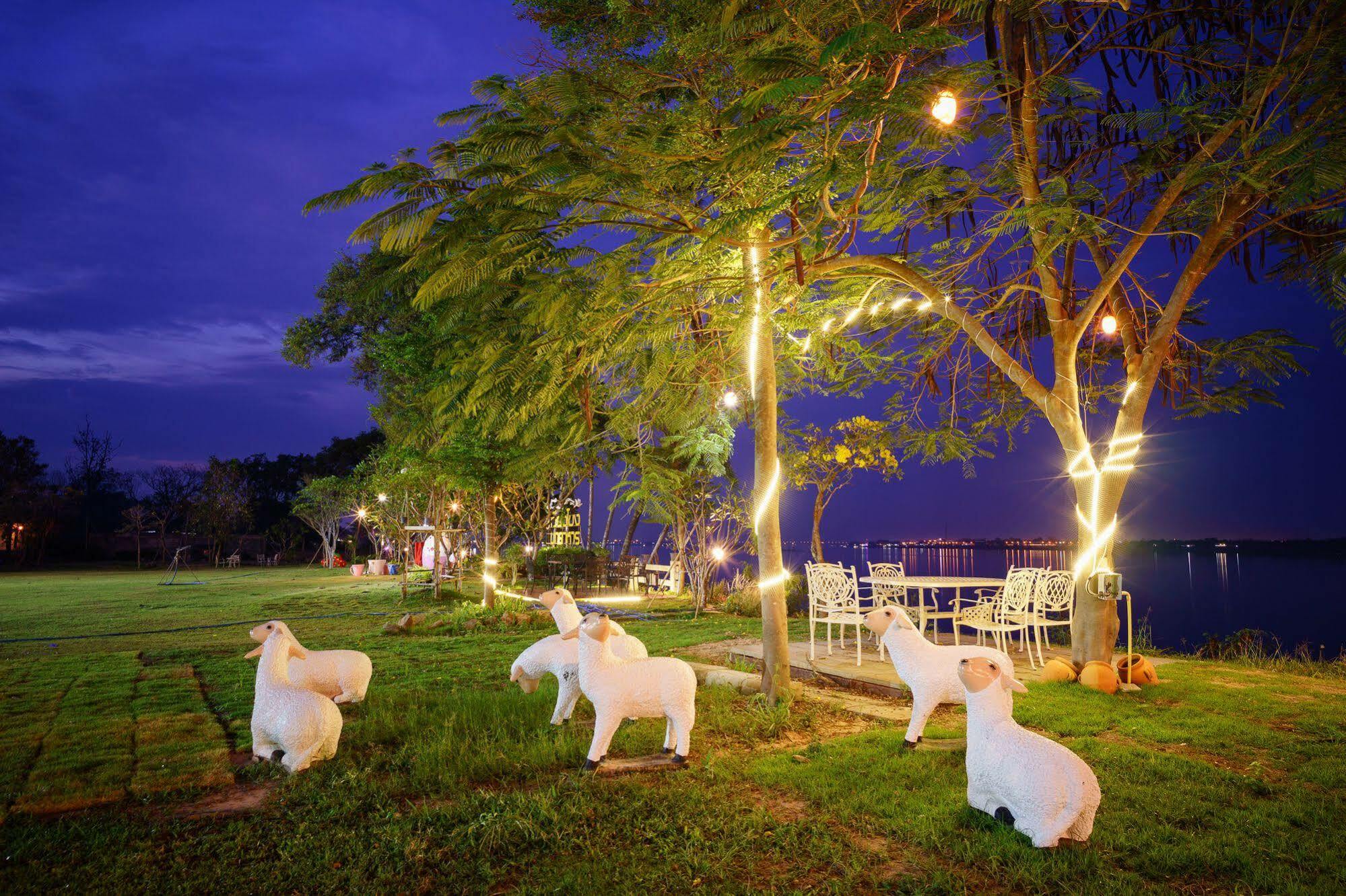 Vieng Khong Hotel Mukdahan Exterior photo